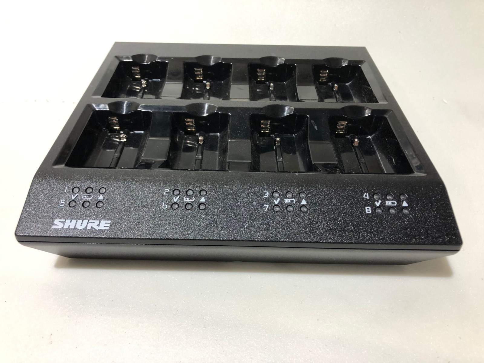 Shure SBC800-US 8-Bay Battery Charger for SB900/SB900A Batteries -NO POWER CORD
