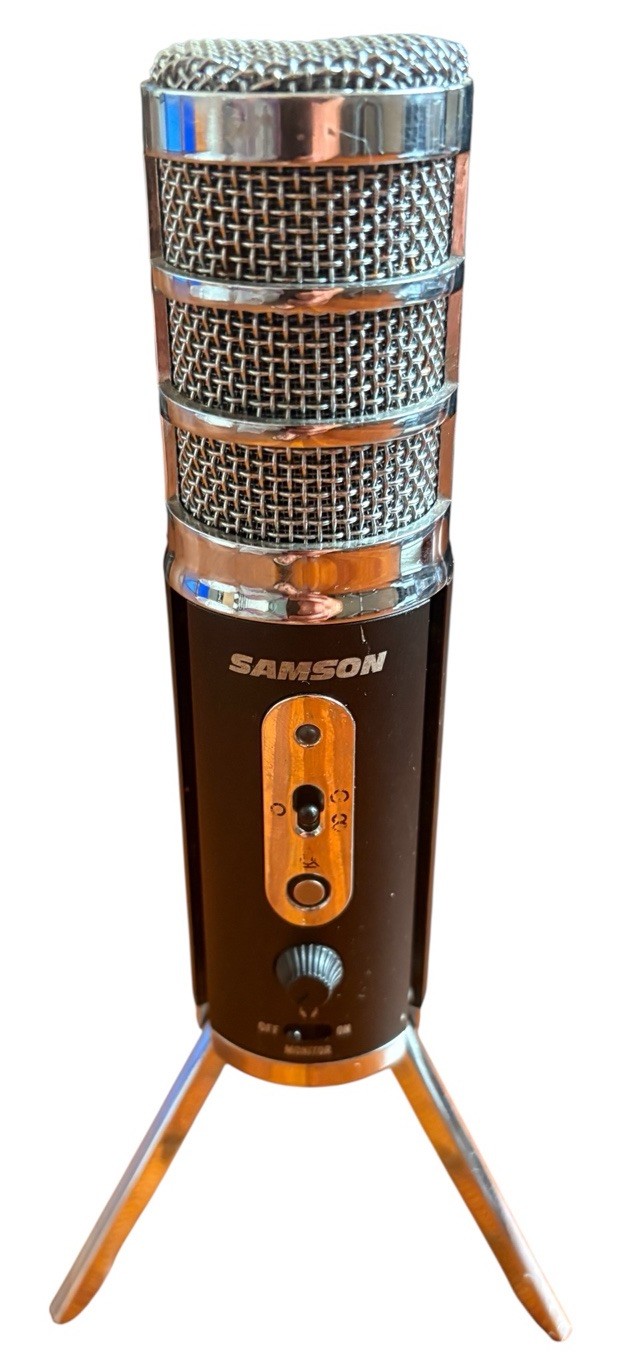 Samson Satellite USB / iOS Broadcast Podcast Microphone w/ Built In Legs