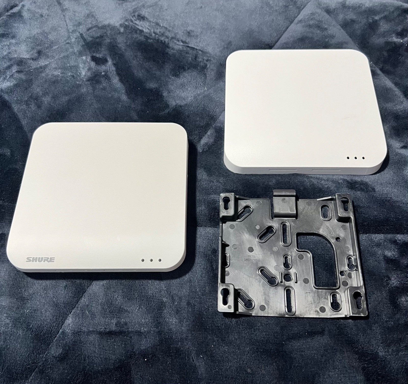 Excellent Condition Shure MXWAPT4 Z10 4-Channel Access Point Transceiver + Mount
