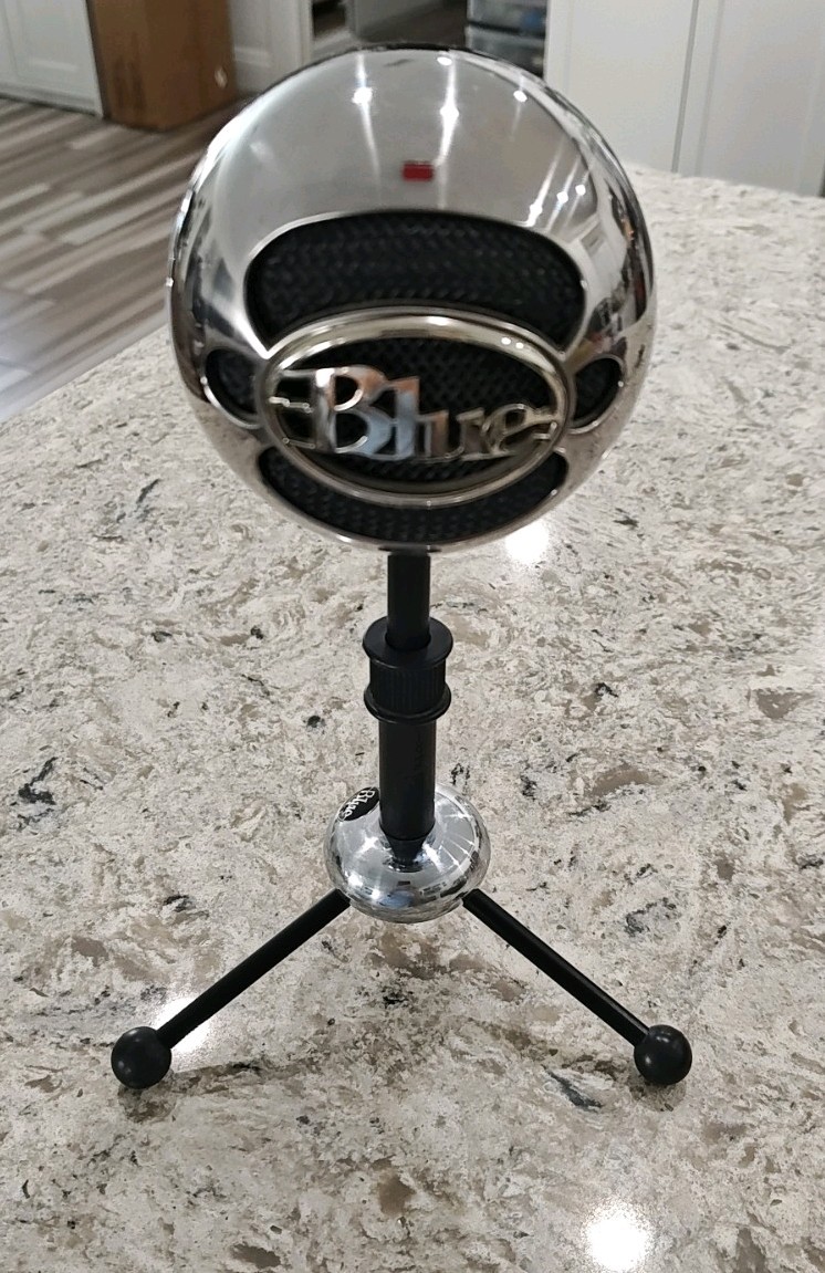 Blue Microphones Snowball USB Condenser Microphone With Cord
