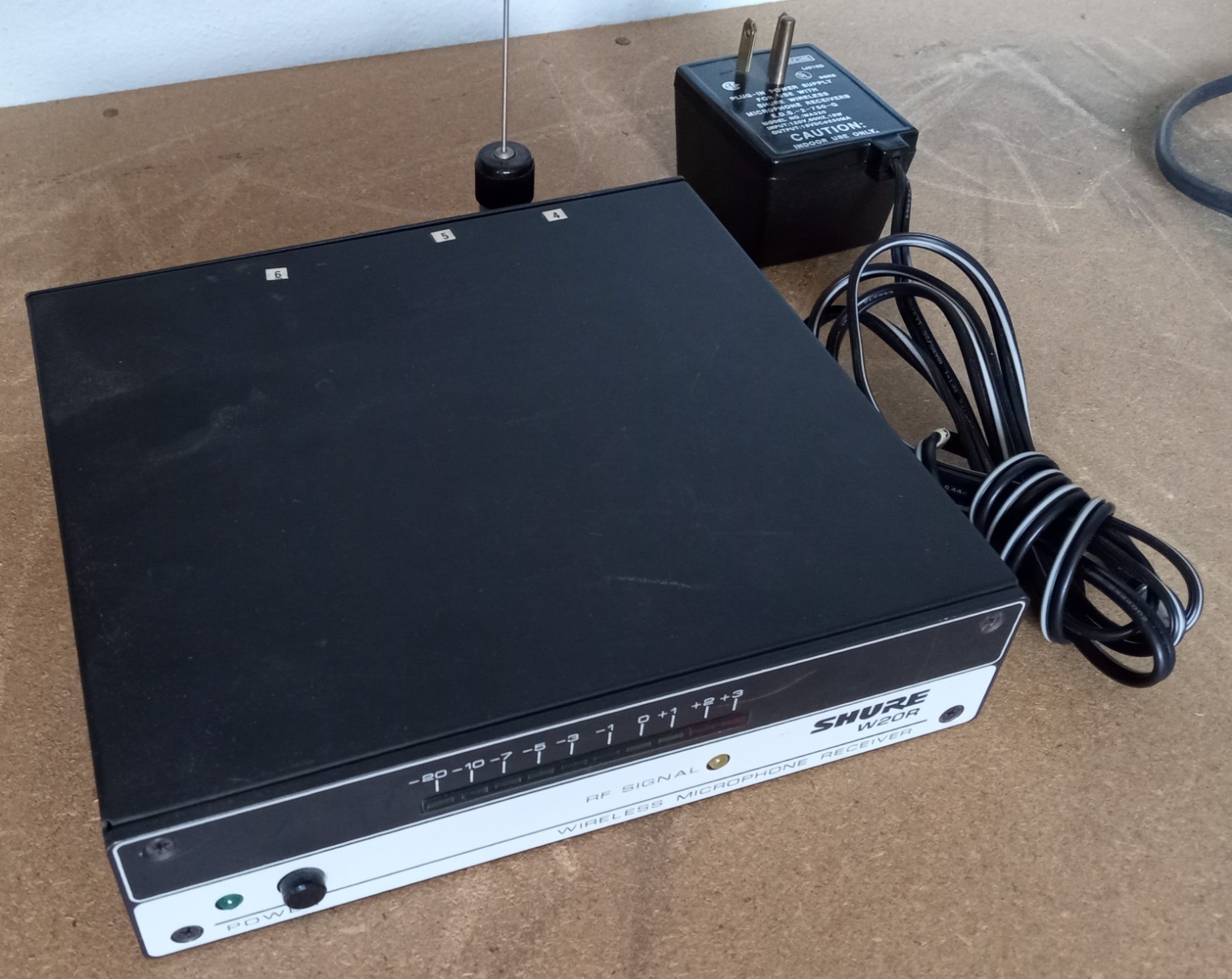 Shure W20R Wireless Microphone Receiver with power adapter, preowned