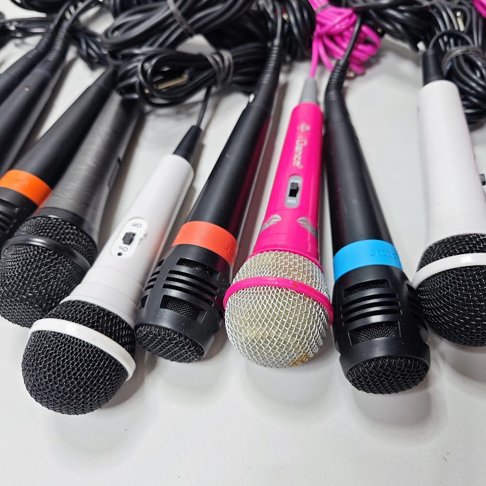 Lot of 15 Wired Microphones – Various Models, Used Condition