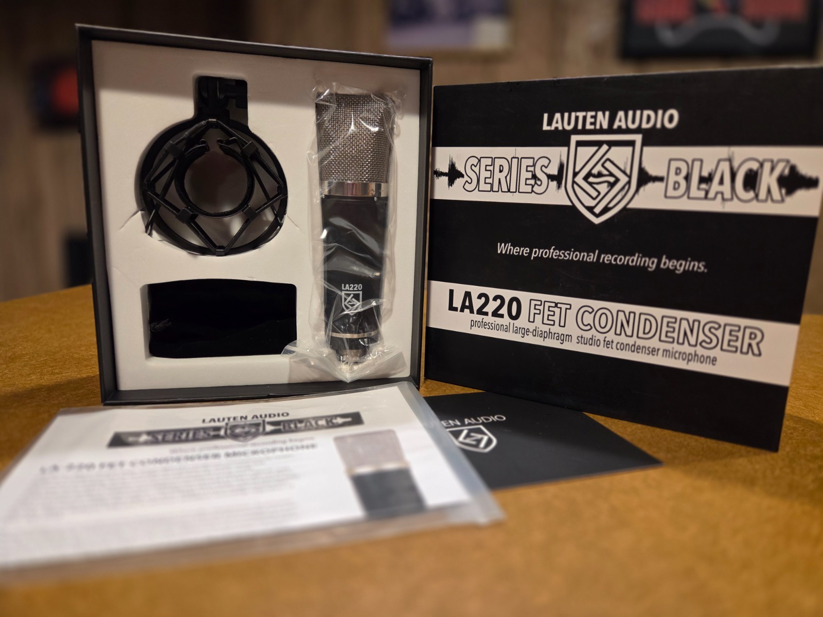 Lauten LA220 FET Large Condenser Microphone