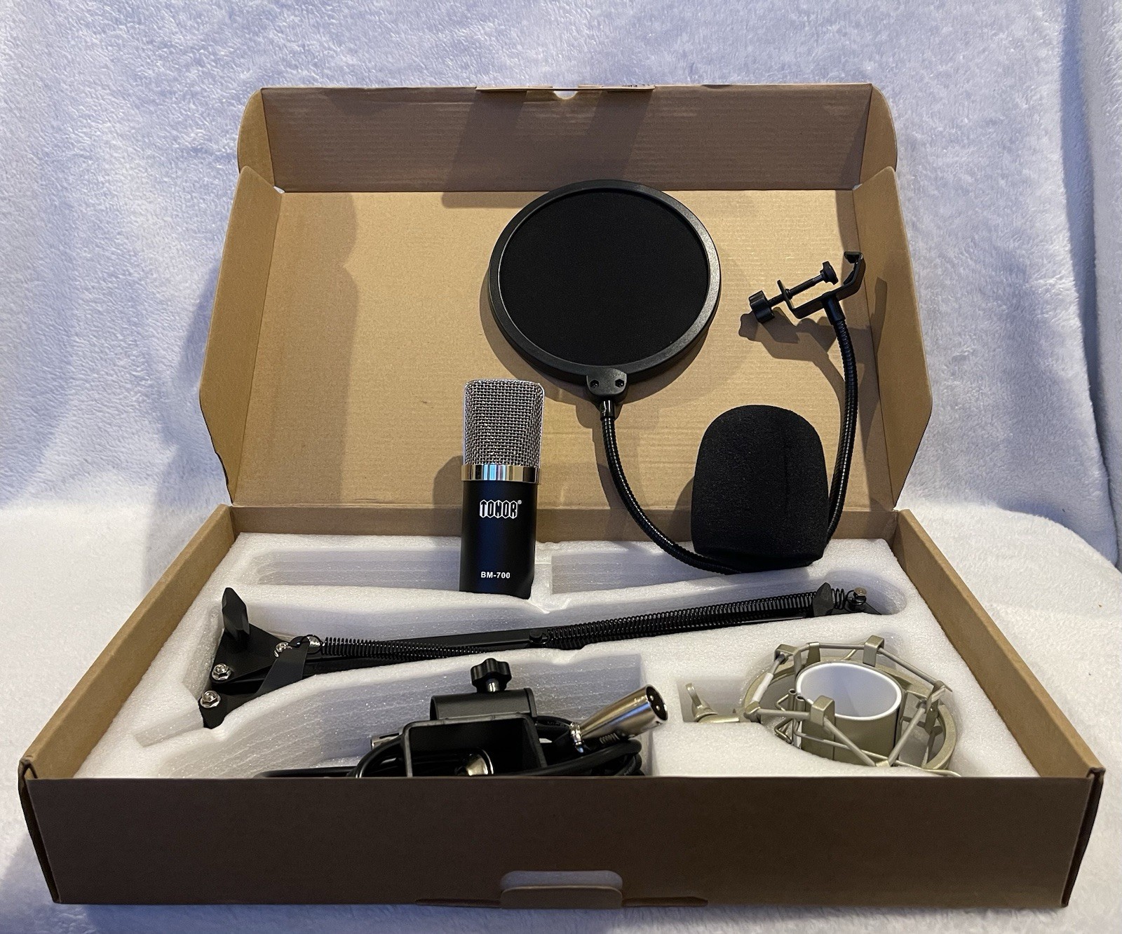 TONOR BM-700 Condenser Microphone with Boom Arm Professional Podcast Studio Kit