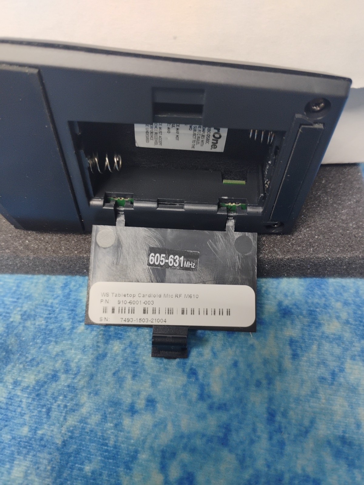 ClearOne Wireless Tabletop Cardoid Transmitter/Mic (RF M610), 910-6001-003