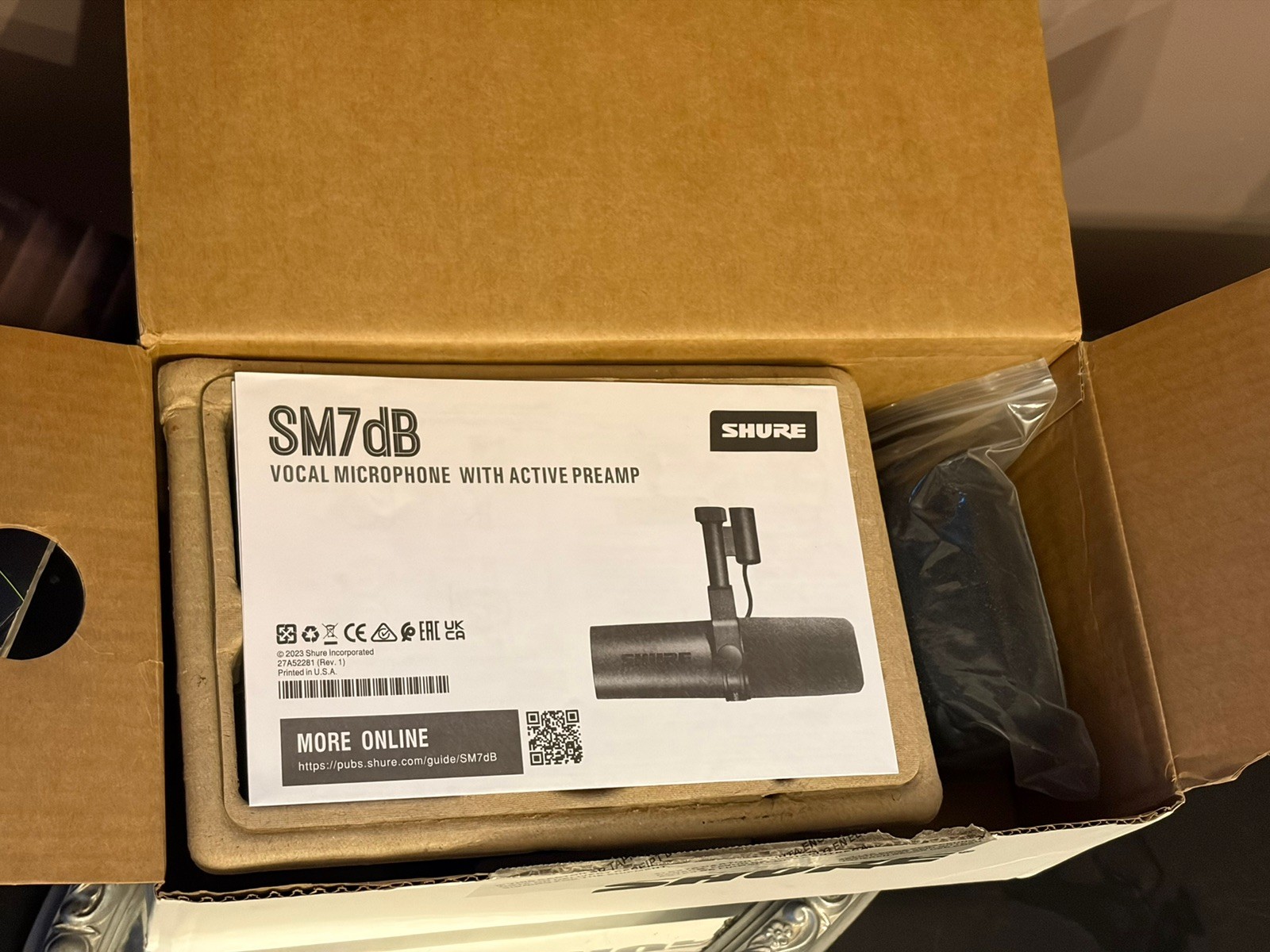 Shure SM7dB Dynamic Cardioid Vocal Microphone
