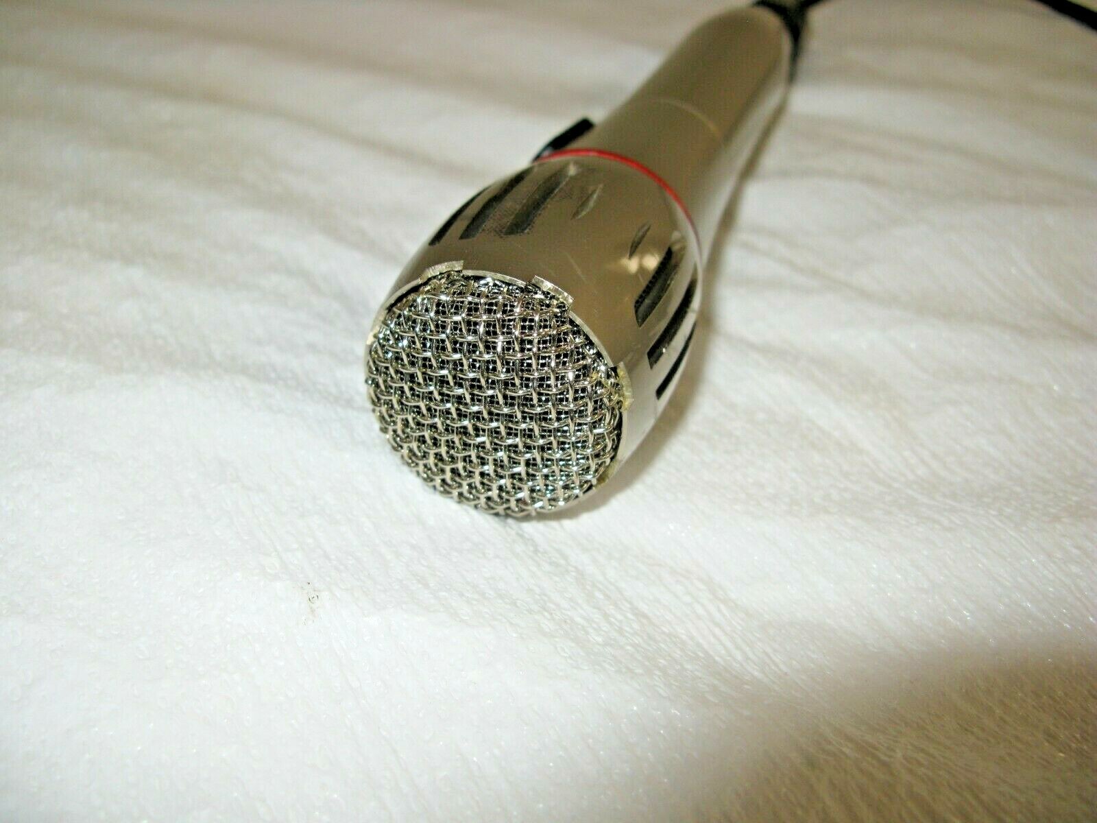 Naxa microphone with cable