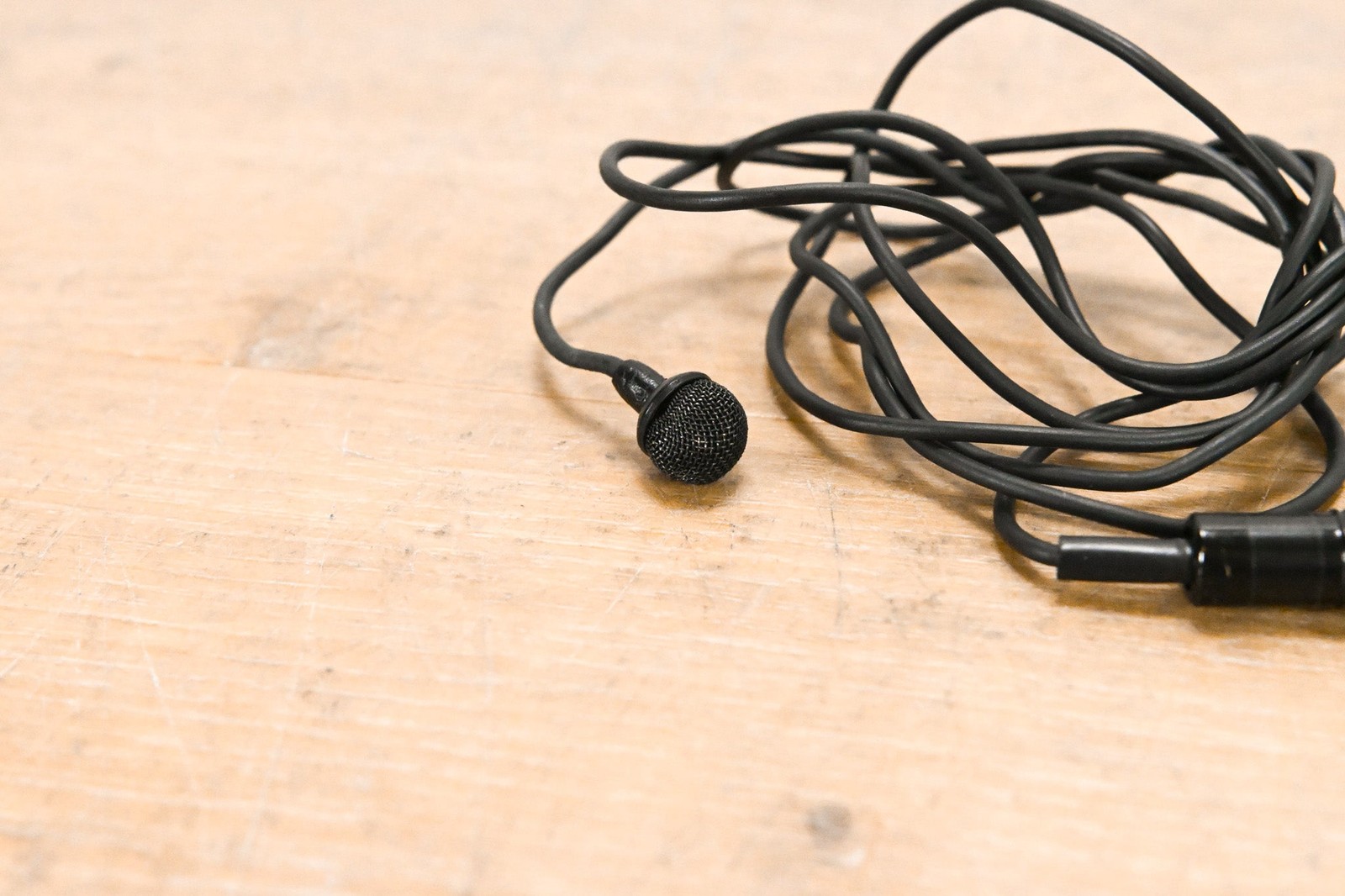 Sennheiser MKE 2 Lavalier Lapel Microphone w/ Locking 3.5mm Connector CG012BA
