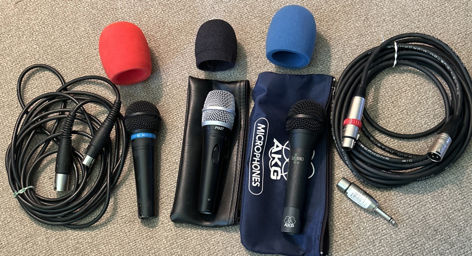 Lot 3 Professional Microphone AKG D-880 Shure PG57 Apex 351 W/cables