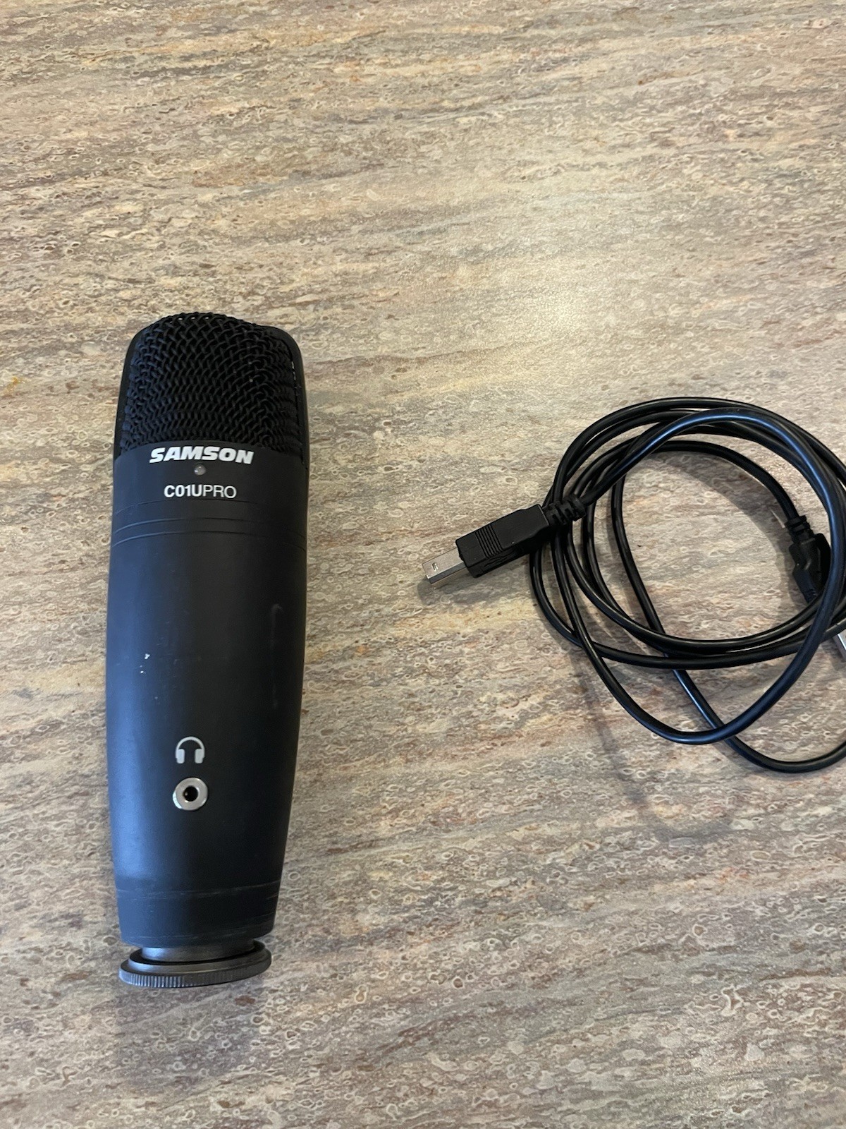 Samson C01U Pro microphone And Wire