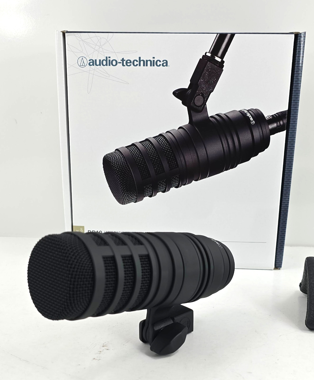 Audio-Technica BP40 Large-Diaphragm Dynamic Broadcast Vocal Microphone MEW