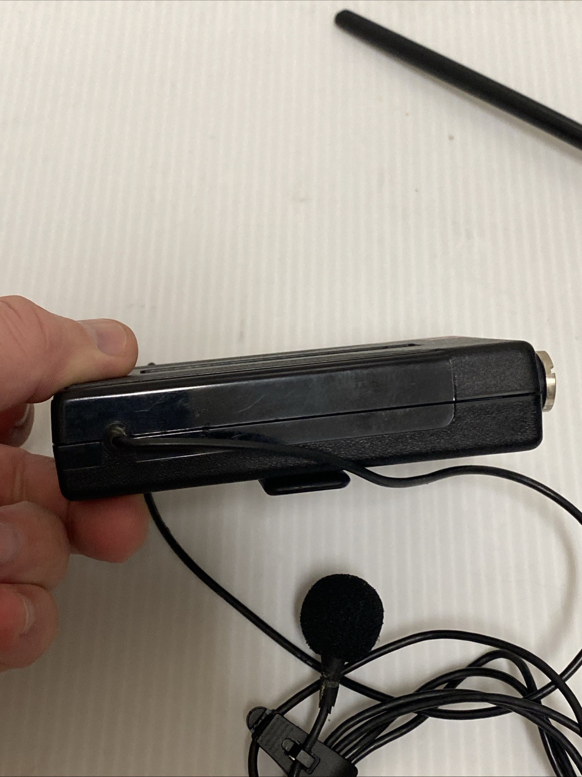 Shure T1 Guitarist Transmitter Unit – CV Frequency (208.200 MHz) – UNTESTED