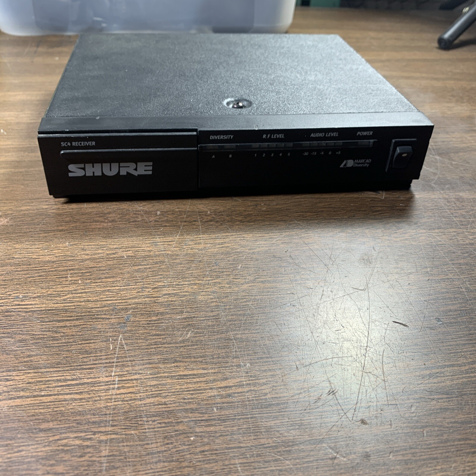 Shure SC4-CH Wireless Microphone System Receiver Transmitter