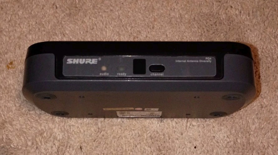 Shure PG4 Wireless Microphone Receiver Band K7 590-602 MHz Power NEW