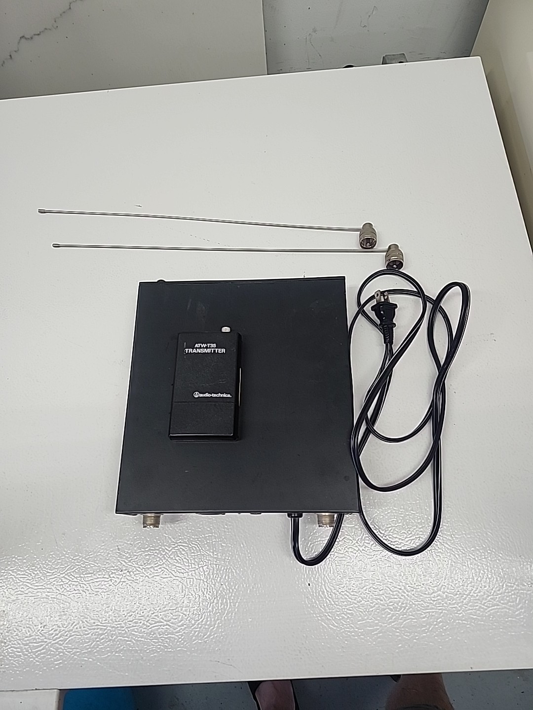 Audio Technica ATW-R12 VHF Diversity Receiver ATW-T35 Transmitter