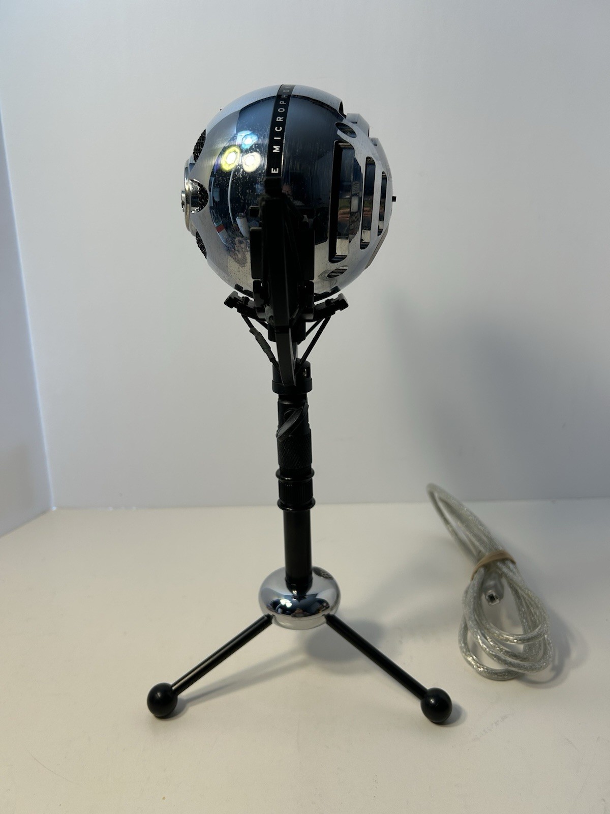 Blue Microphone Snowball USB Mic W/ Tripod Stand & Charging Cord