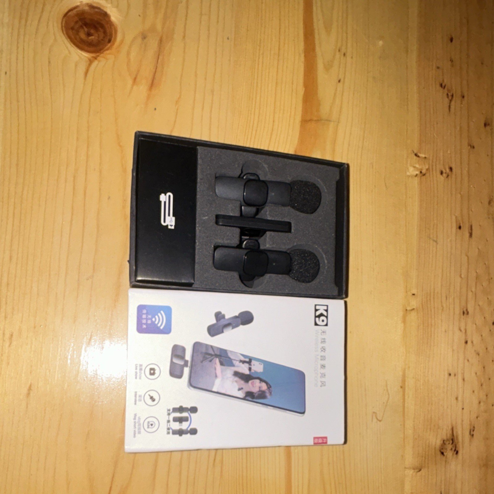 K9 Wireless Lavalier Microphone System Lightning Plug & Play for Broadcasting