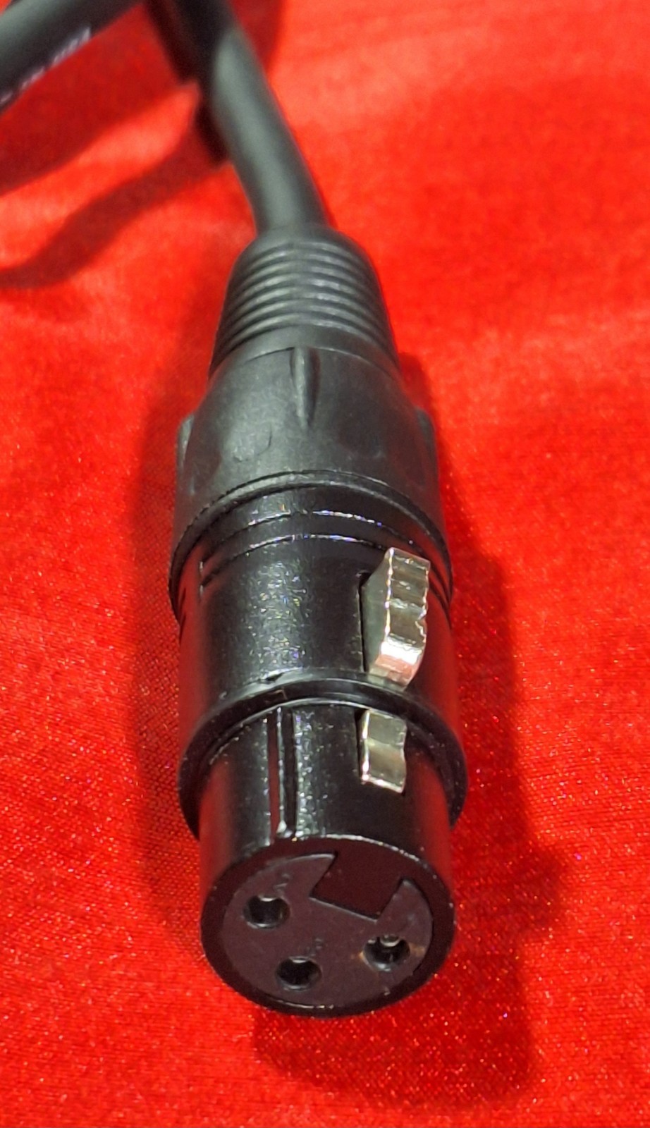 Fender P-51 Hand Held Dynamic Microphone & Heavy Duty Professional Cable Cord 6′