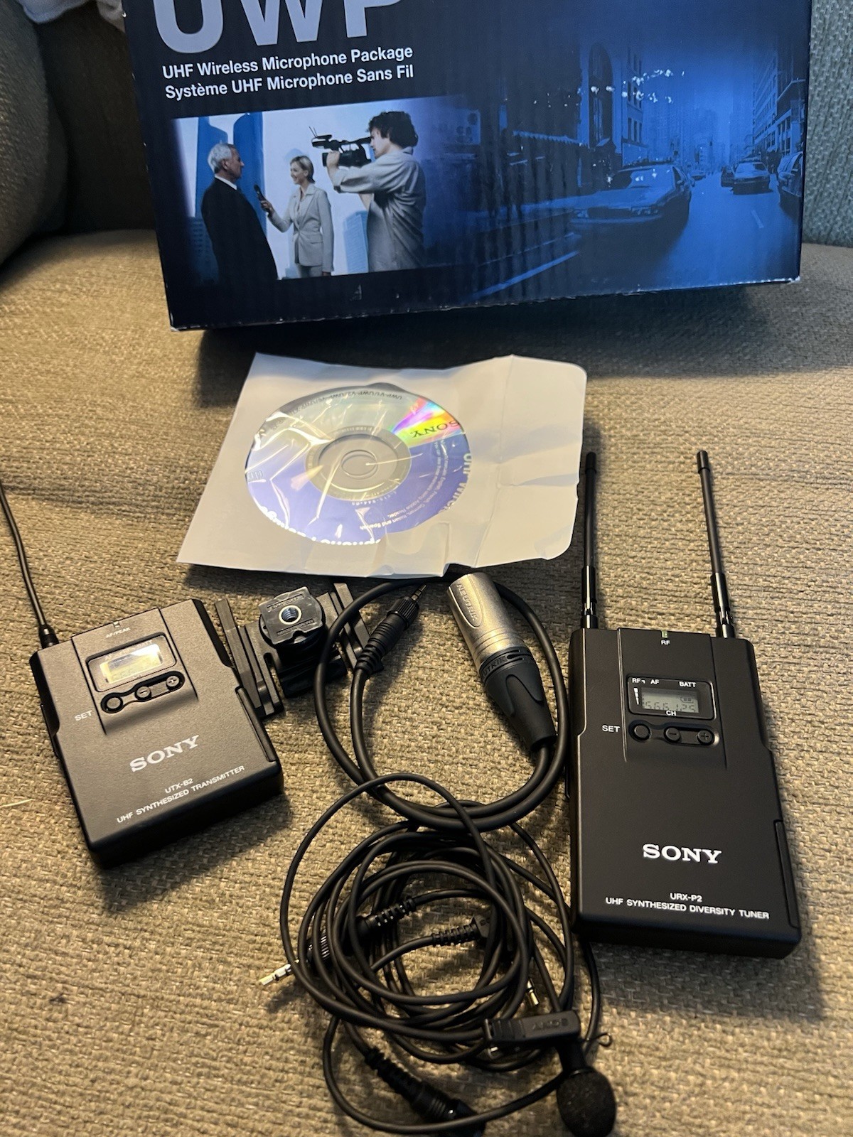 Sony URX-P2 Wireless UHF Receiver and UTX-B2 Transmitter with Lapel Microphone