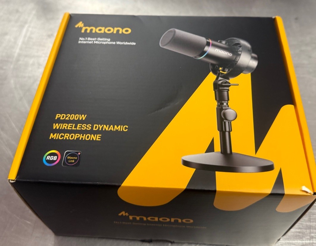 Maono PD200W Wireless Dynamic Microphone RGB 60m Range USB-C/XLR New