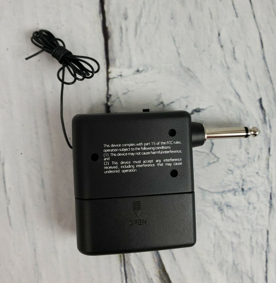 The Singing Machine SMM107 Dynamic Wireless Professional Microphone