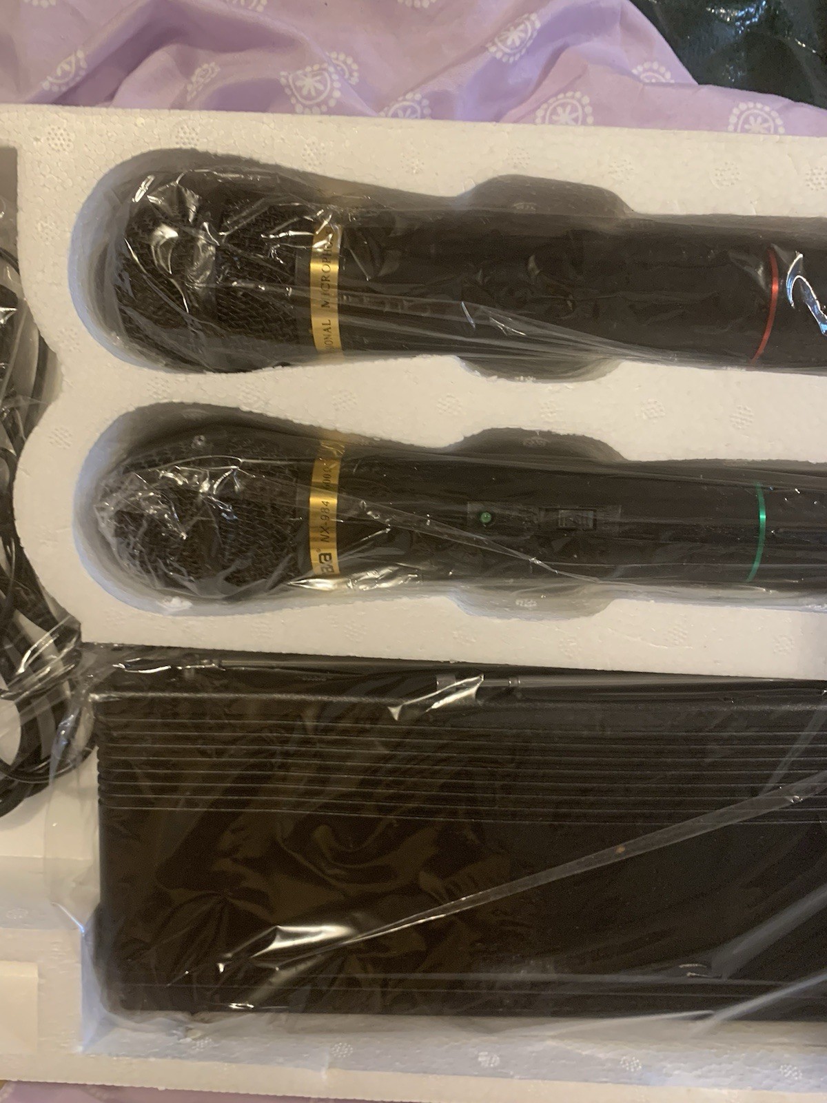 Naxa Professional Dual Wireless Microphone Kit w/ Wireless Receiver – new (Open)