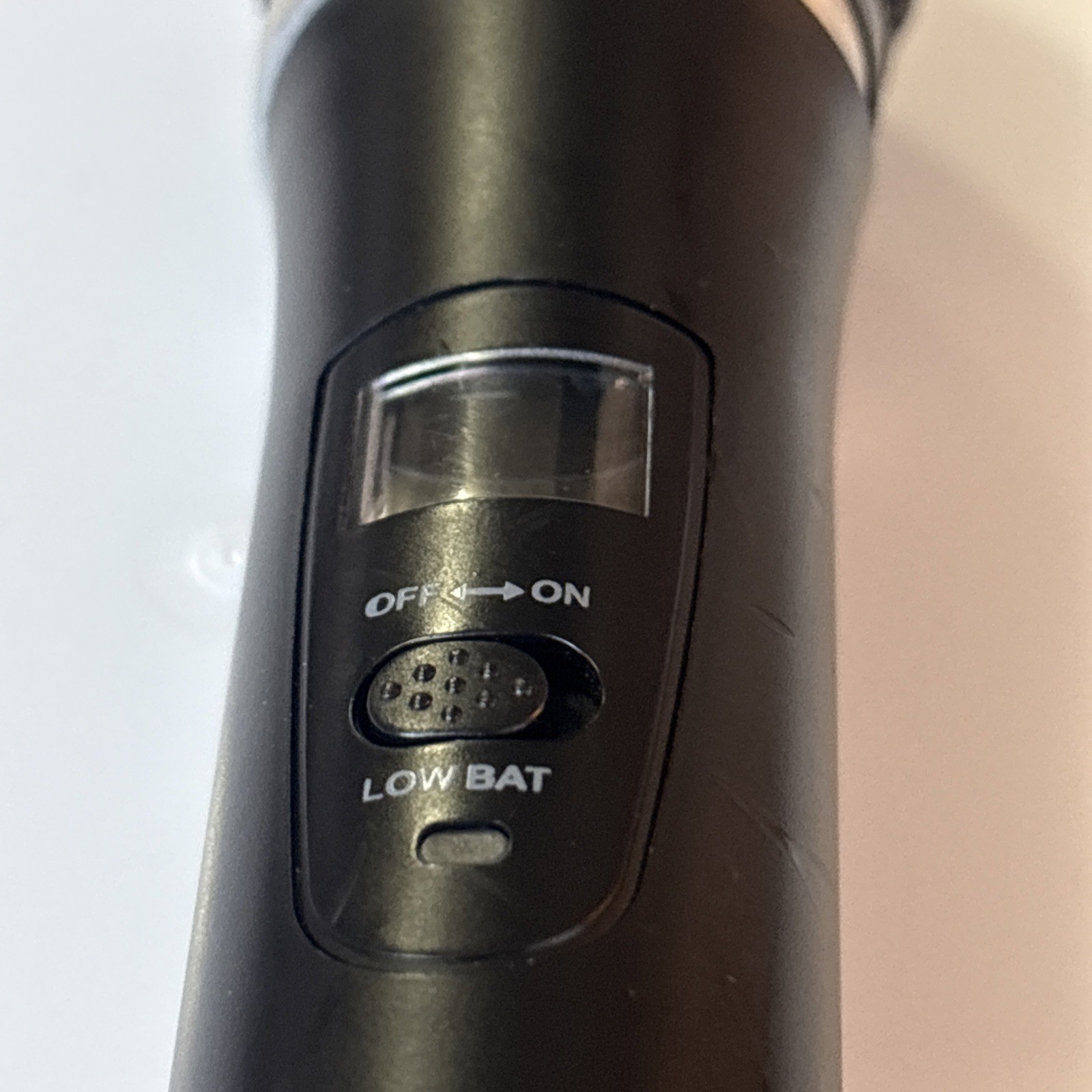 DEURA Wireless MICROPHONE Frequency 637.5 MHz Black W/ Mini LCD Screen