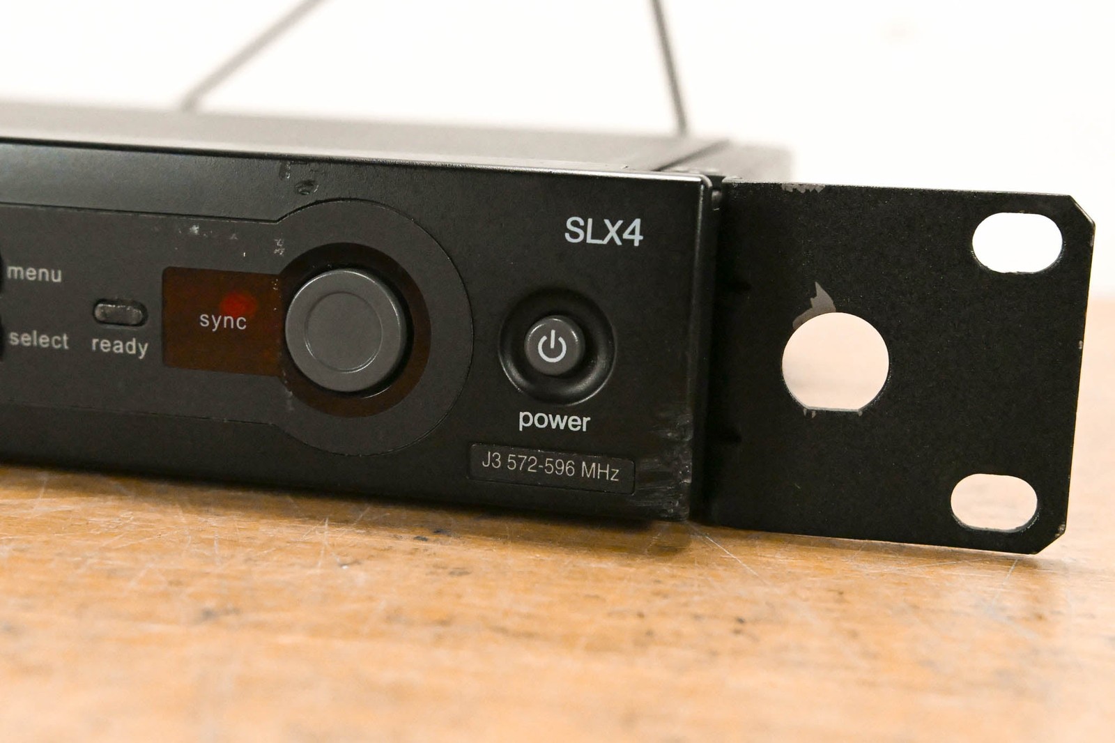 Shure SLX4 Wireless Receiver – J3 Band: 572-596 MHz (NO POWER SUPPLY) CG012C0