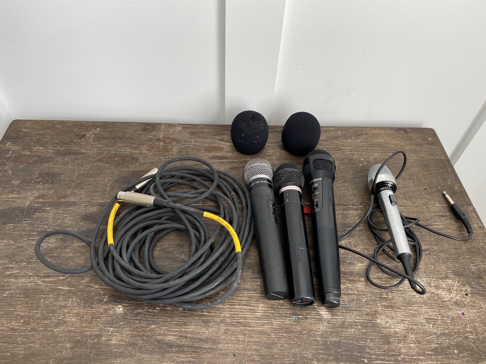 Microphone Lot Audio Technica Wireless ATW-T32 American Audio Realistic 33-992B