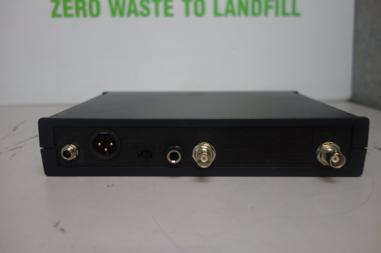 Shure ULXS4 662-698 MHz-M1 Wireless Microphone Receiver