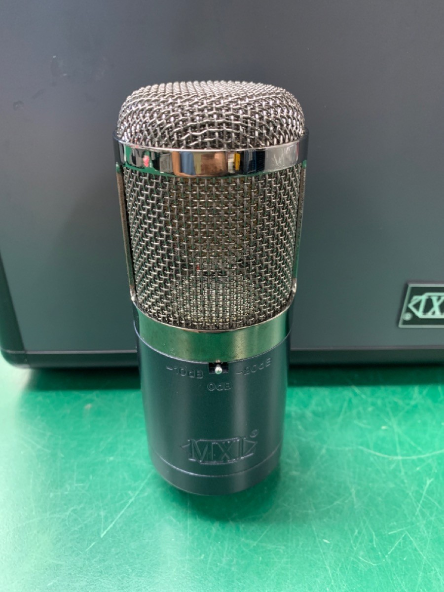 MXL Revelation FET Mini Mic Classic Tube Warmth, 3-Stage Pad, (E10048528)