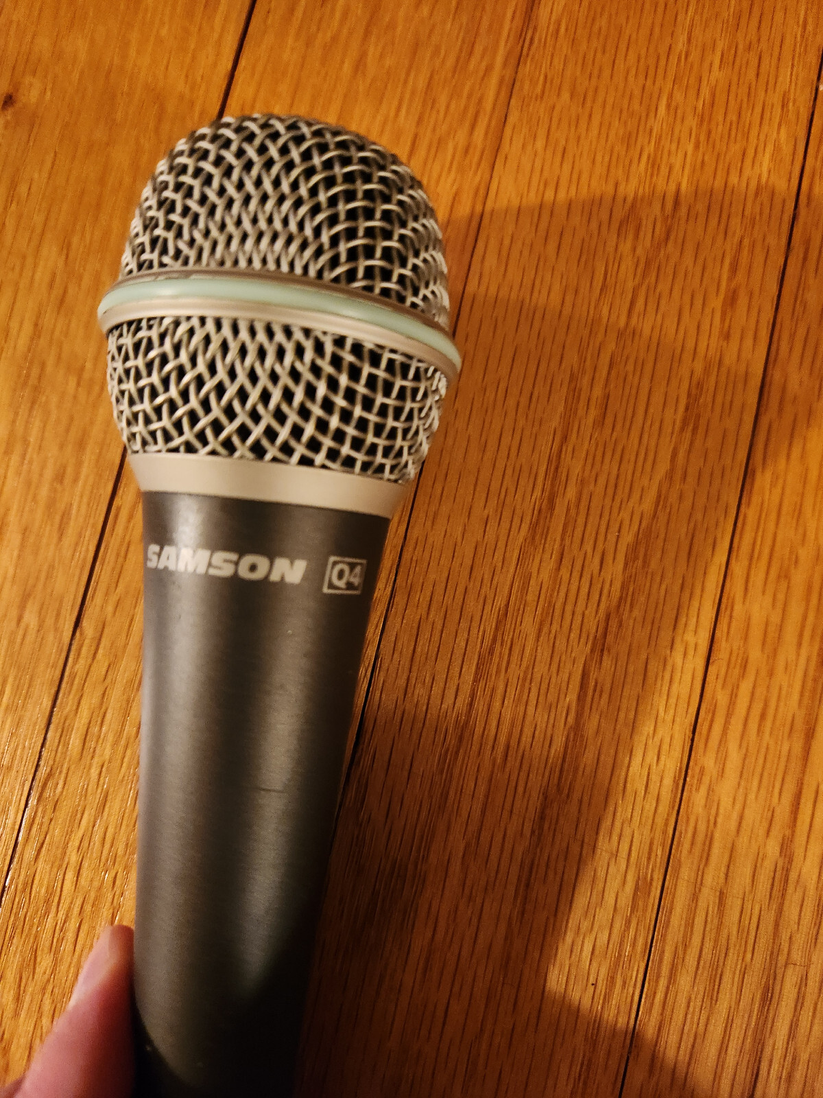 Samson Q4 Dynamic Microphone with Switch