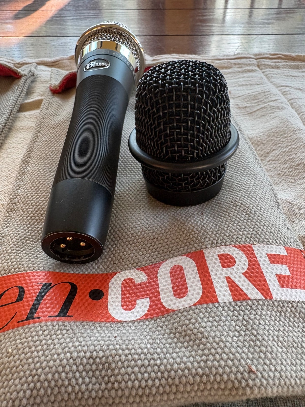 Blue Encore 100 Cardioid Dynamic Microphone MC-7379 – set of two (2)