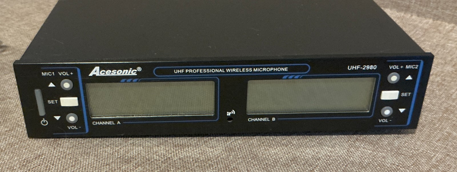 ==Acesonic UHF-2980 UHF Wireless Microphone System
