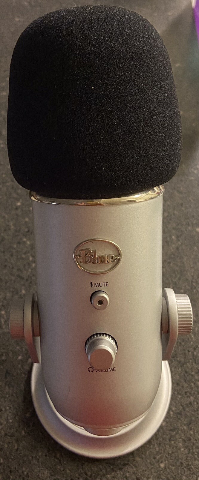 Blue Yeti USB Microphone – Platinum (Does Not Include Cable)