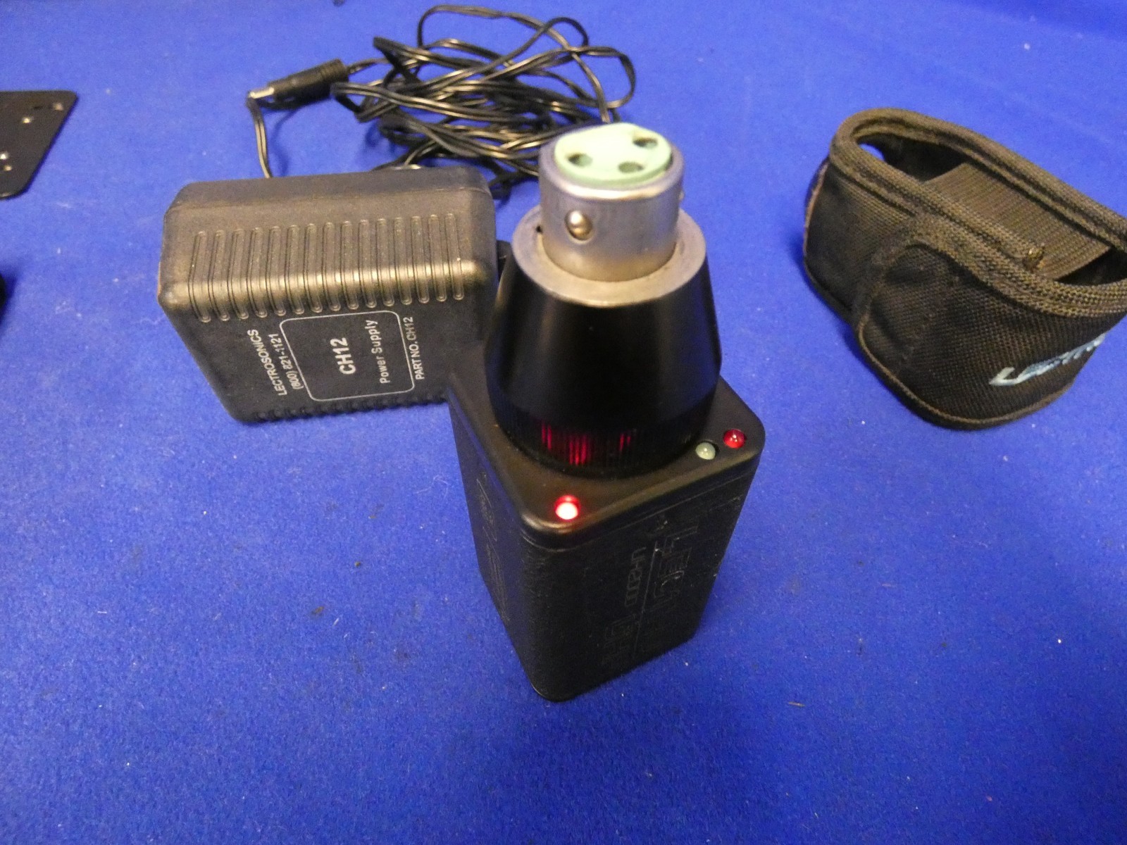Lectrosonics UCR211 UHF Receiver Block 24, UM200C w/Mic, UH200D Plug-On, Case