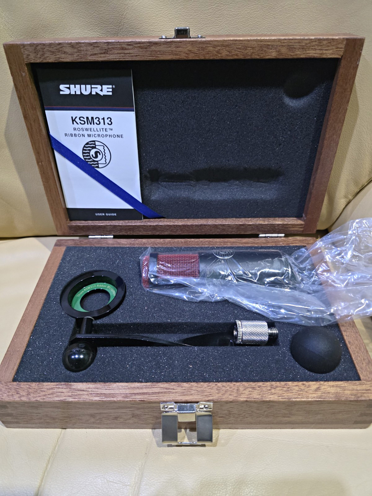 Shure KSM313 Dual-Voice Ribbon Mic Figure-8 146dB XLR w/ Wood Case NEW Open Box