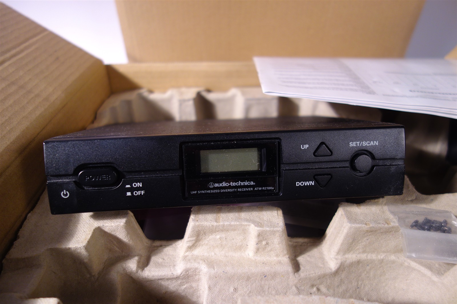 Audio Technica 2000 Series UHF Wireless Mic System ATW-T210a ATW-R2100a