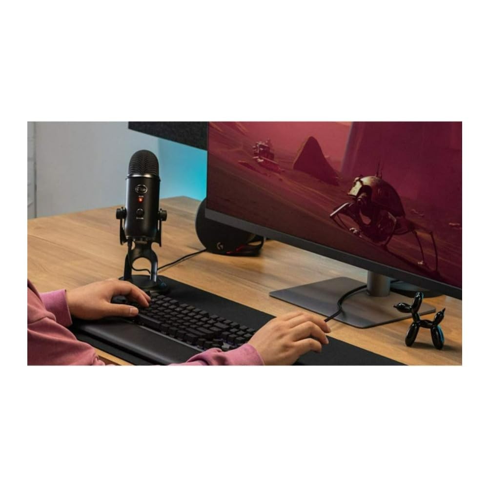 Blue Microphones – Pro Streamer Pack with Blue Yeti USB Microphone & Logitech