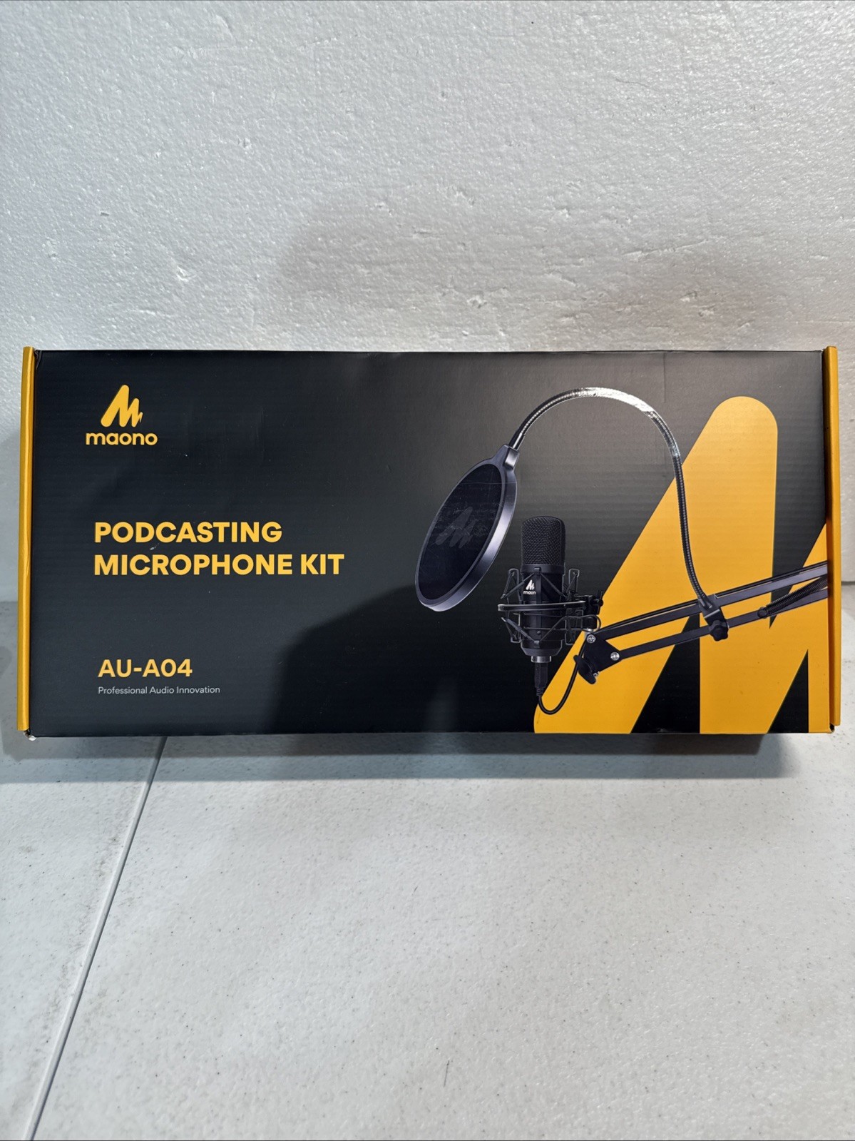 Maono AU-A04H Adjustable Professional Podcast Microphone & Studio Headphone Kit