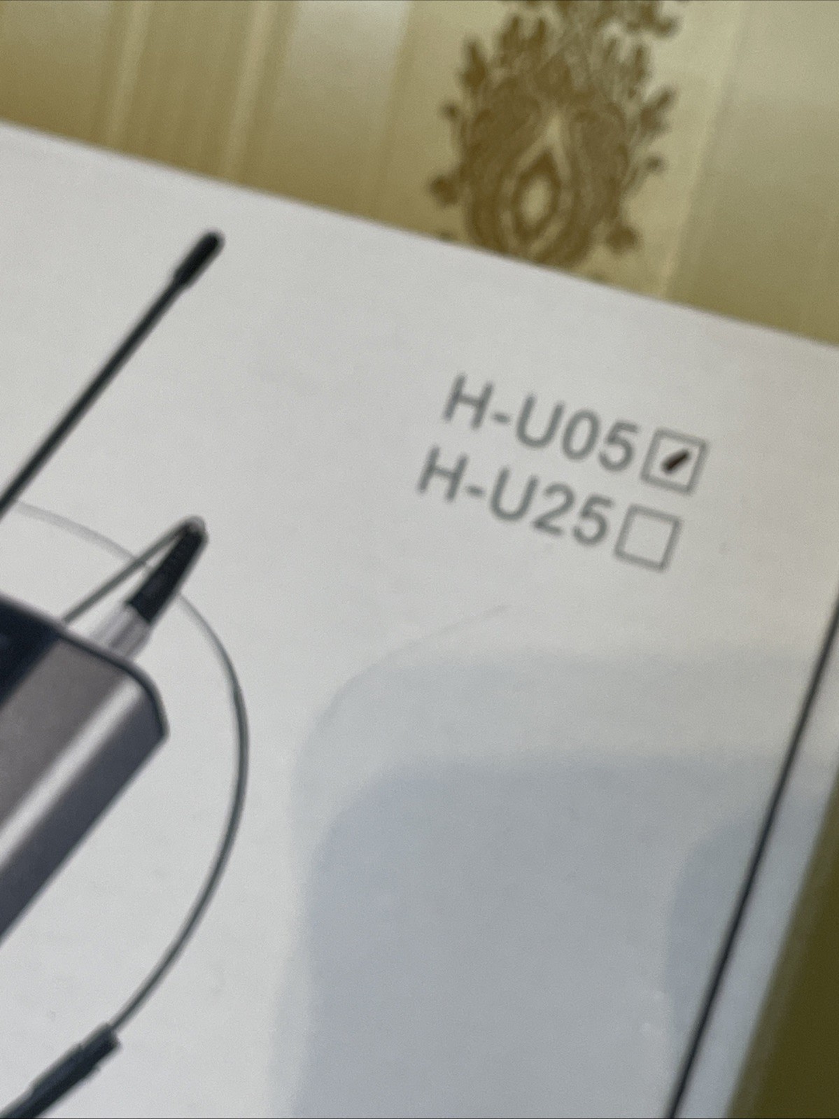 Hotec H-U05 | Wireless Headset Lavalier Microphone | Cover Extra Cords Needed