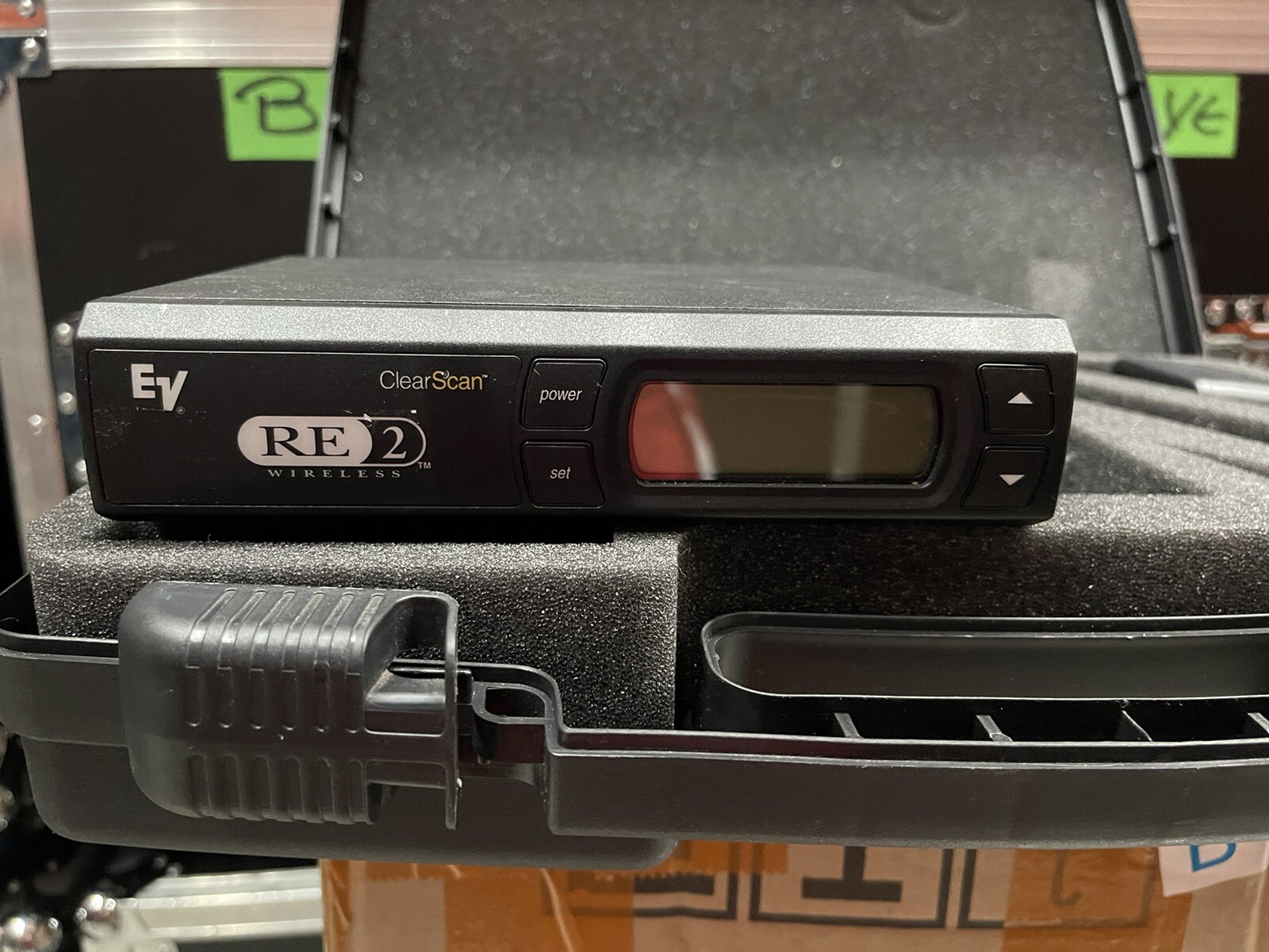 ElectroVoice UHF Wireless Microphone system EV-RE2 with HUT2D-267a, Band-A.