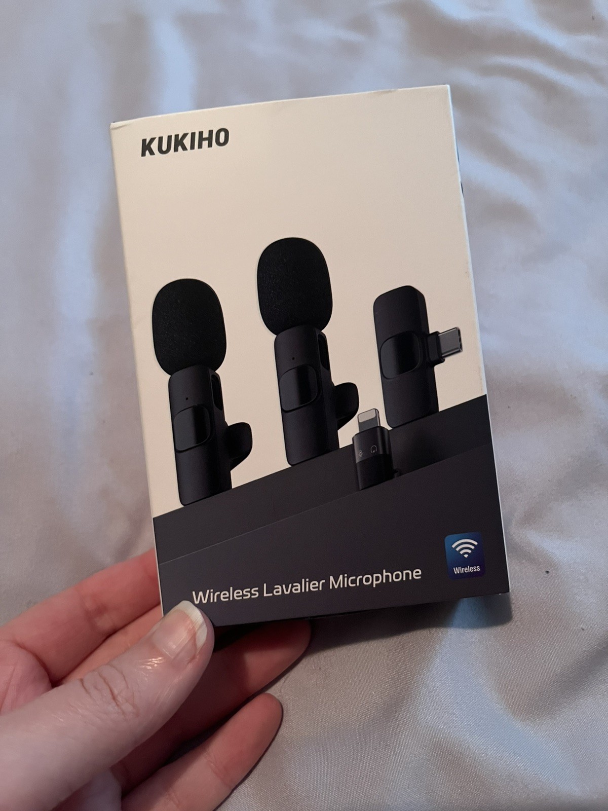 KUKIHO Wireless Lavalier Lapel Microphone Plug and Play Auto Pairing Black