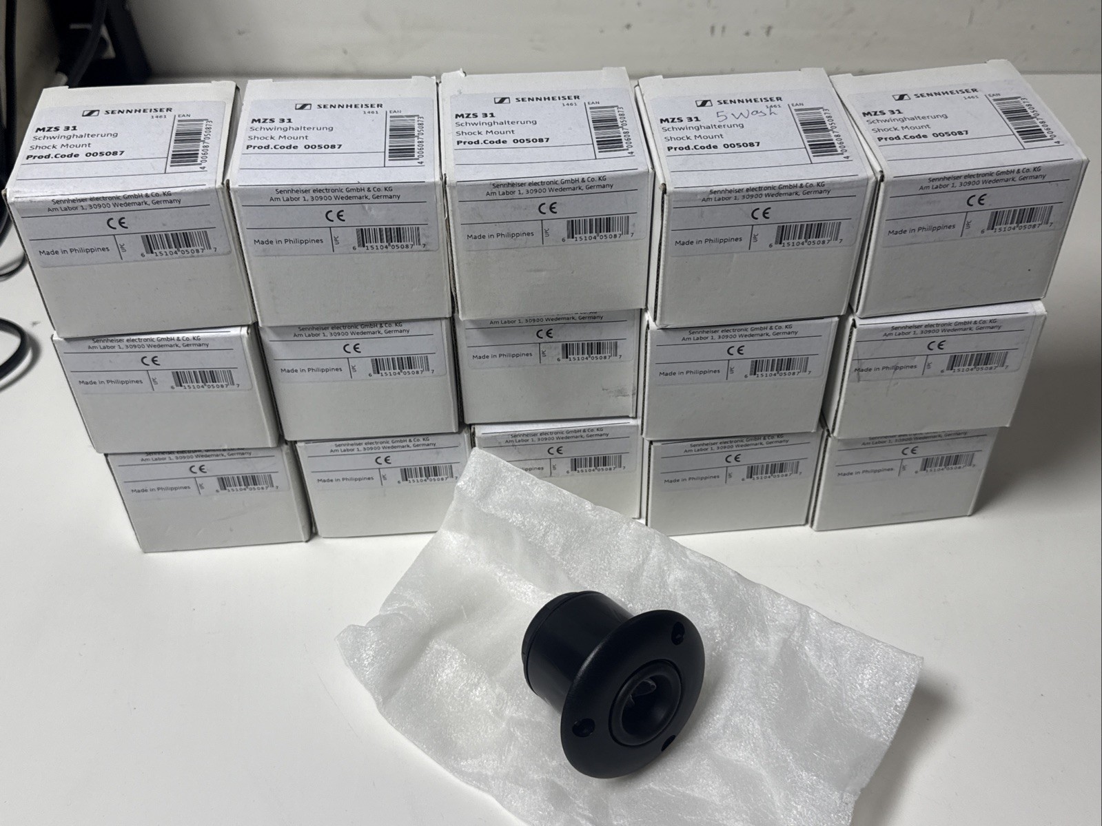 SENNHEISER MZS31 SHOCK MOUNT UNINSTALLED CONDITION FREE SHIPPING