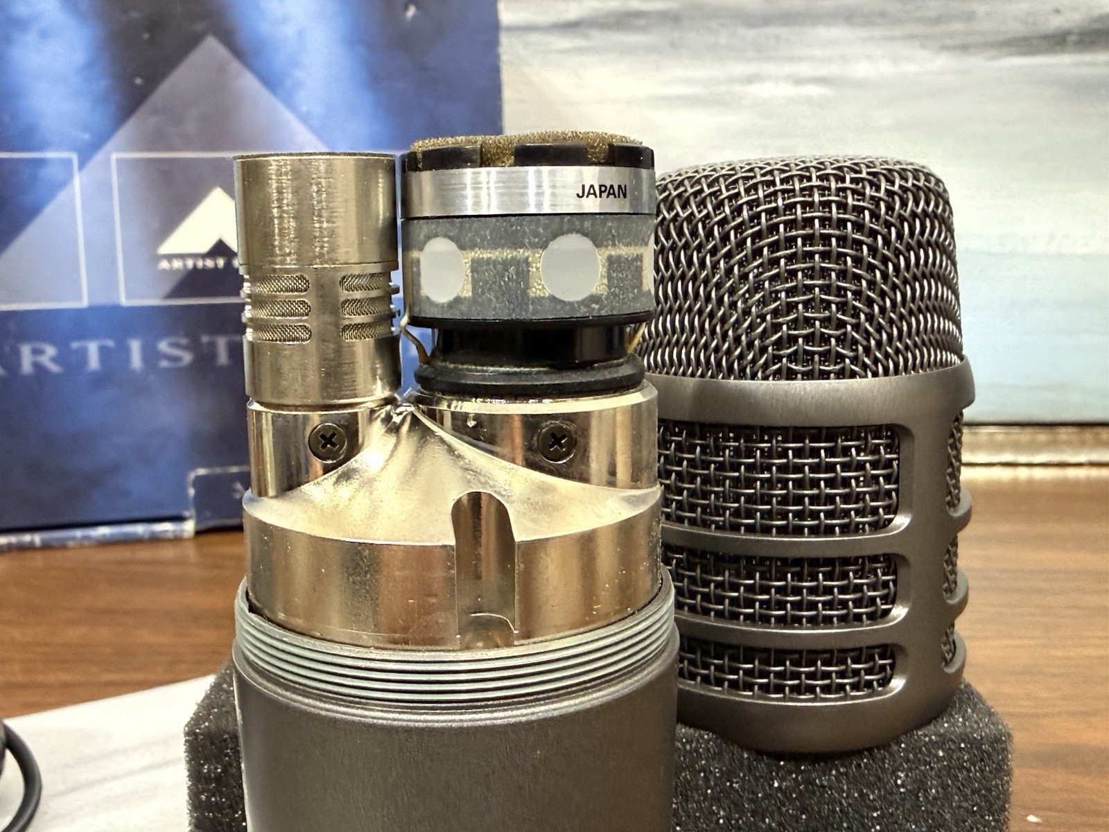 Audio-Technica AE2500 Cardioid condenser and dynamic dual-element. Bass Drum Mic