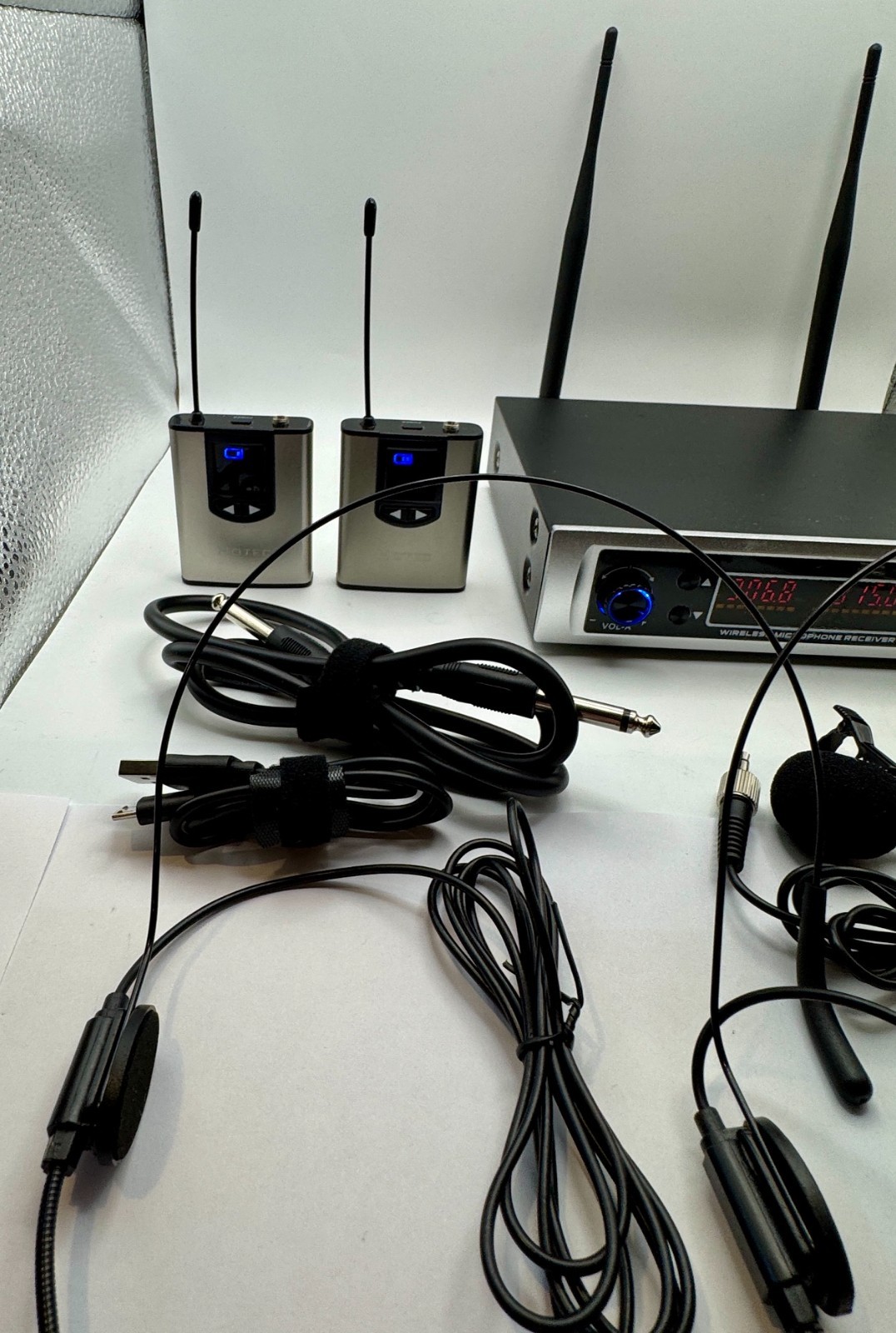Hotec H-K25 UHF Wireless Microphone System with Dual Headsets and Lapel Mics