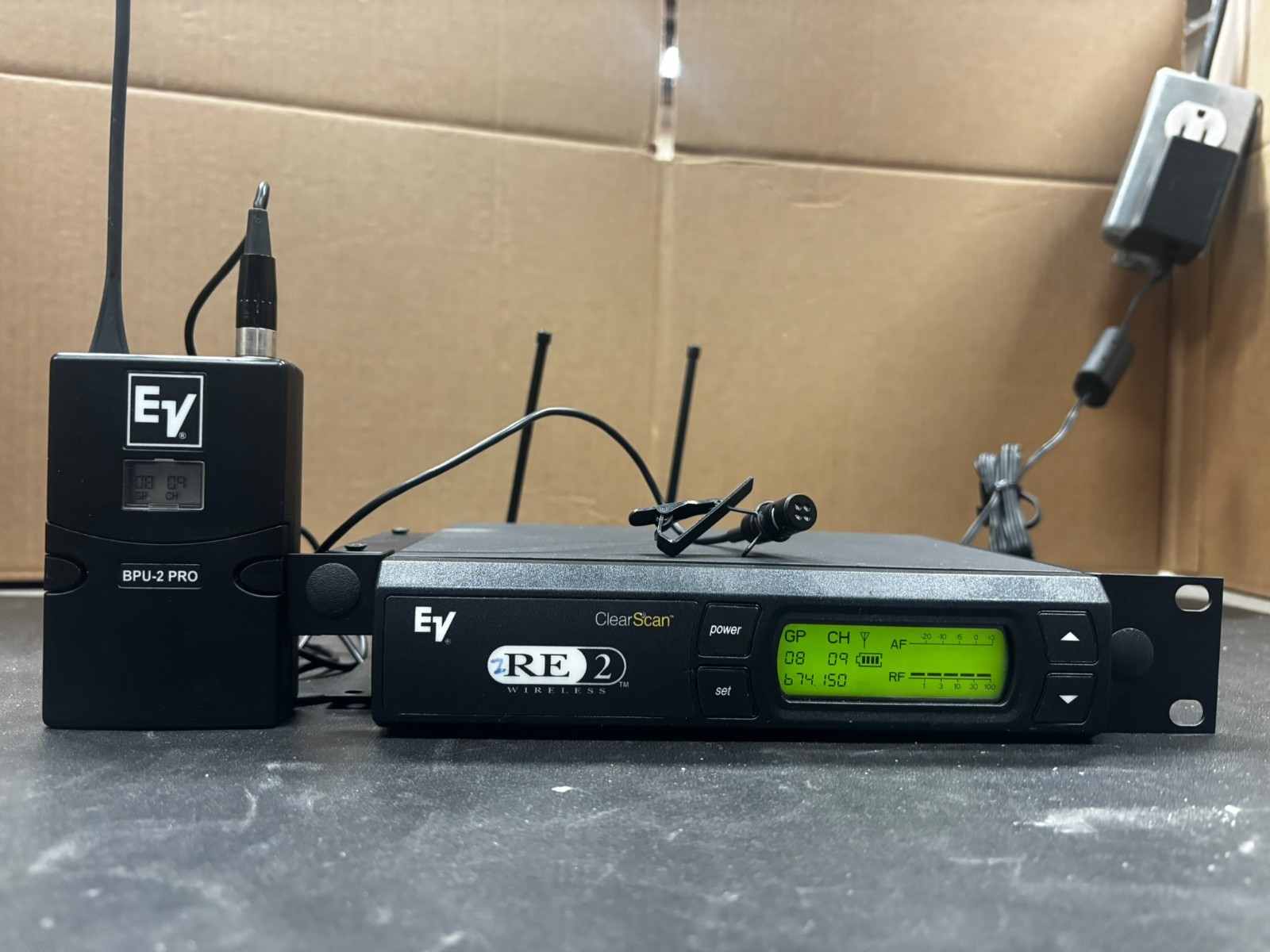 EV RE-2 Wireless lav system