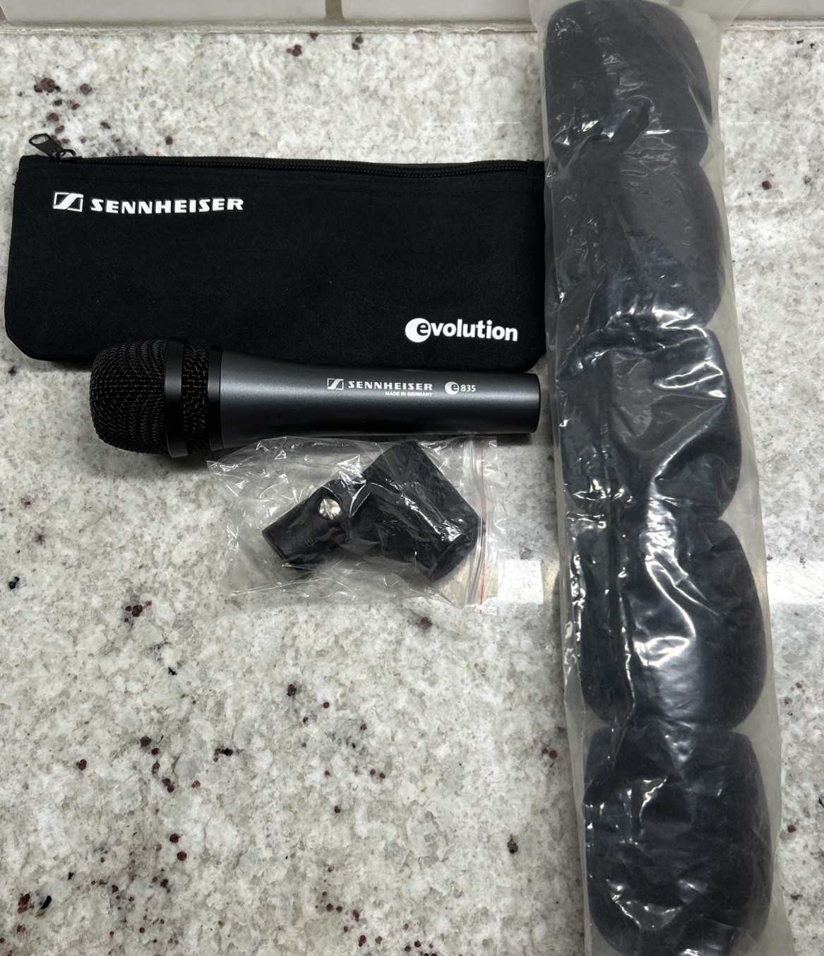 Sennheiser e835 Microphone With Bag, Clamp Holder & Foam Covers **Read