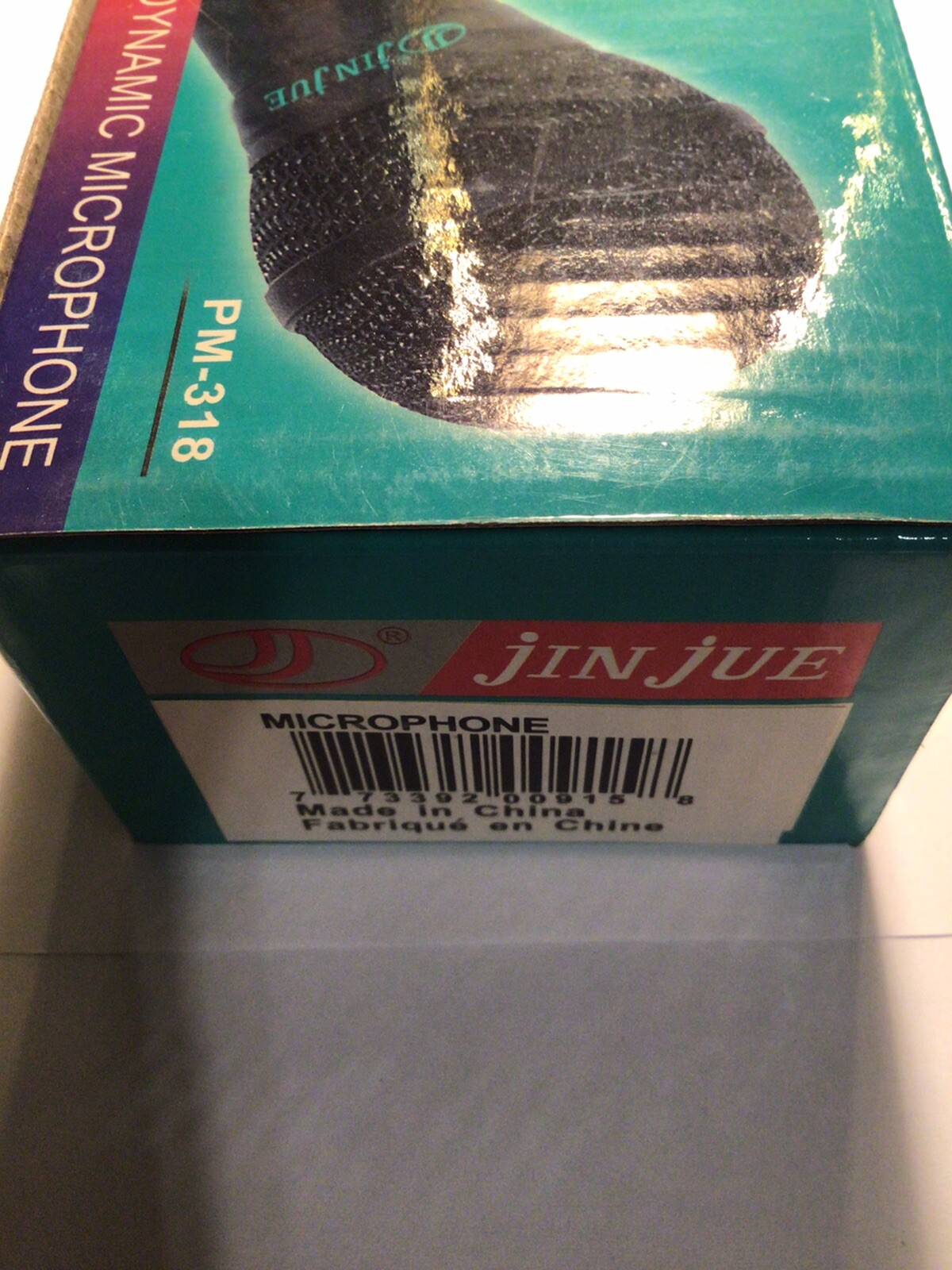 Jin Jue Handheld dynamic vocal / karaoke microphone with 1/4” to XLR cable incl.