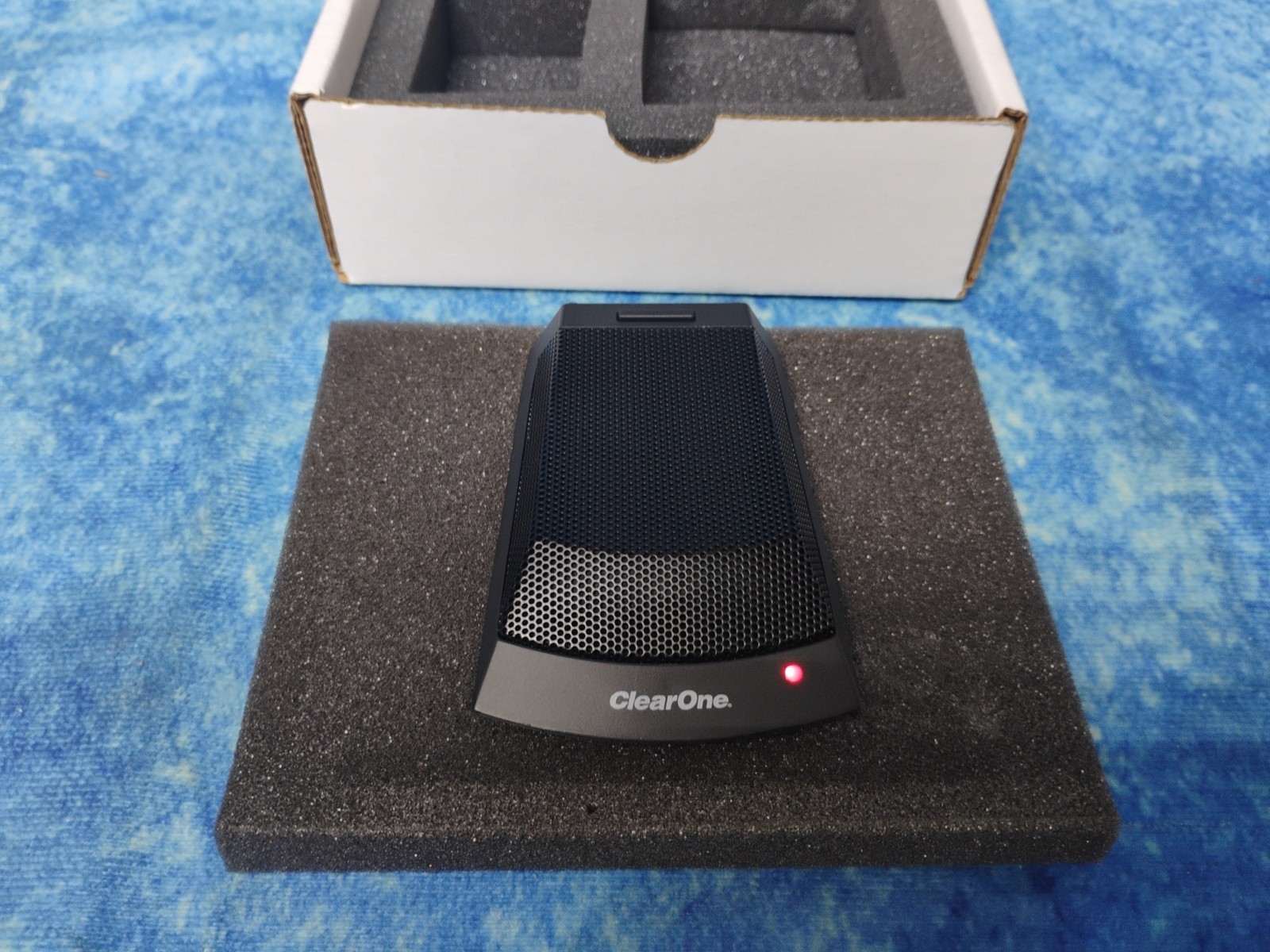ClearOne Wireless Tabletop Cardioid Transmitter/Mic (RF M500) Compressed,…